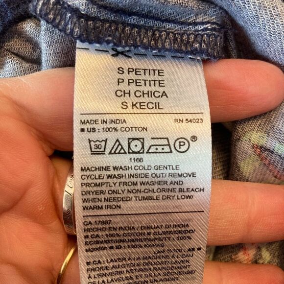 NWOT flannel 2 pc. pj set Xmas animals in hats: dogs, cats, iguanas runs big - Picture 11 of 13